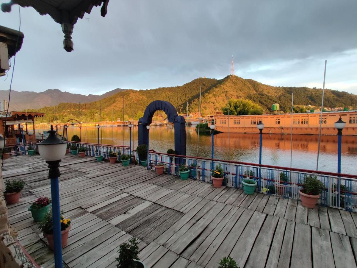 Aziz Palace Group Of Houseboats Srīnagar Екстериор снимка