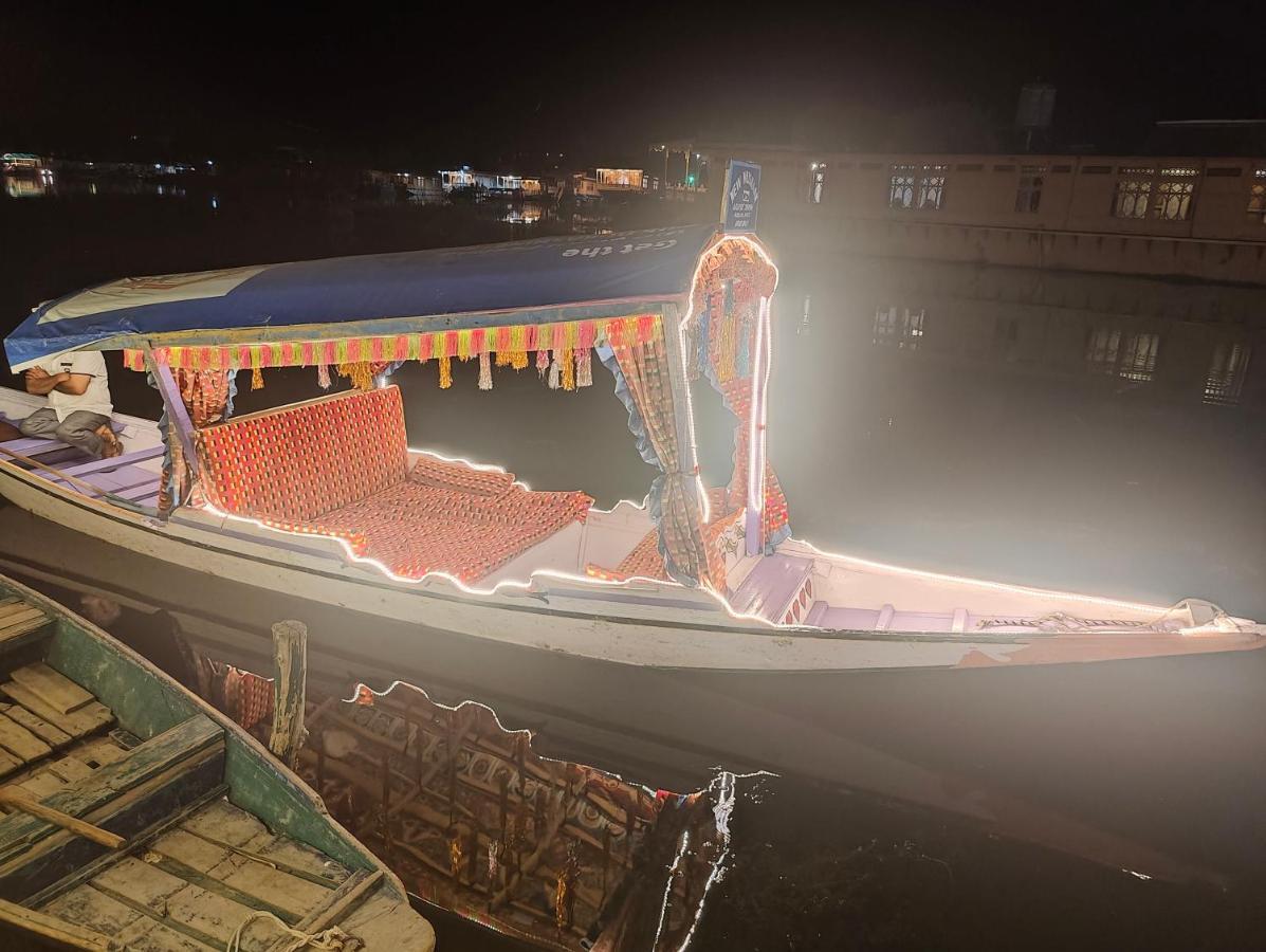 Aziz Palace Group Of Houseboats Srīnagar Екстериор снимка