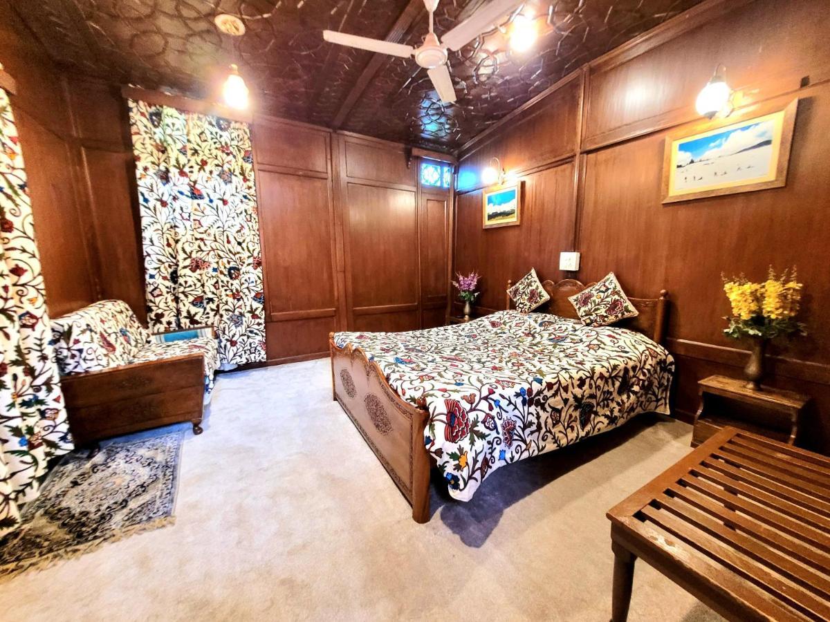 Aziz Palace Group Of Houseboats Srīnagar Екстериор снимка