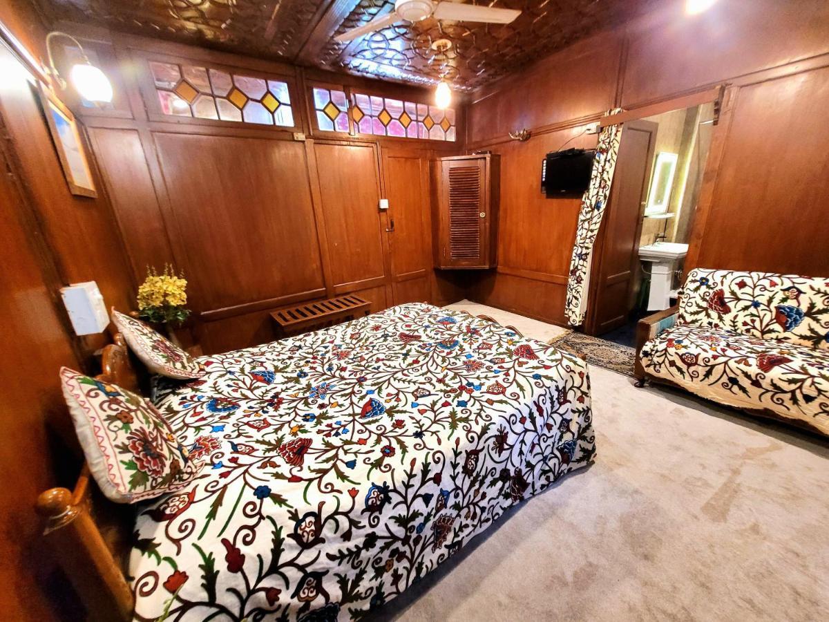 Aziz Palace Group Of Houseboats Srīnagar Екстериор снимка