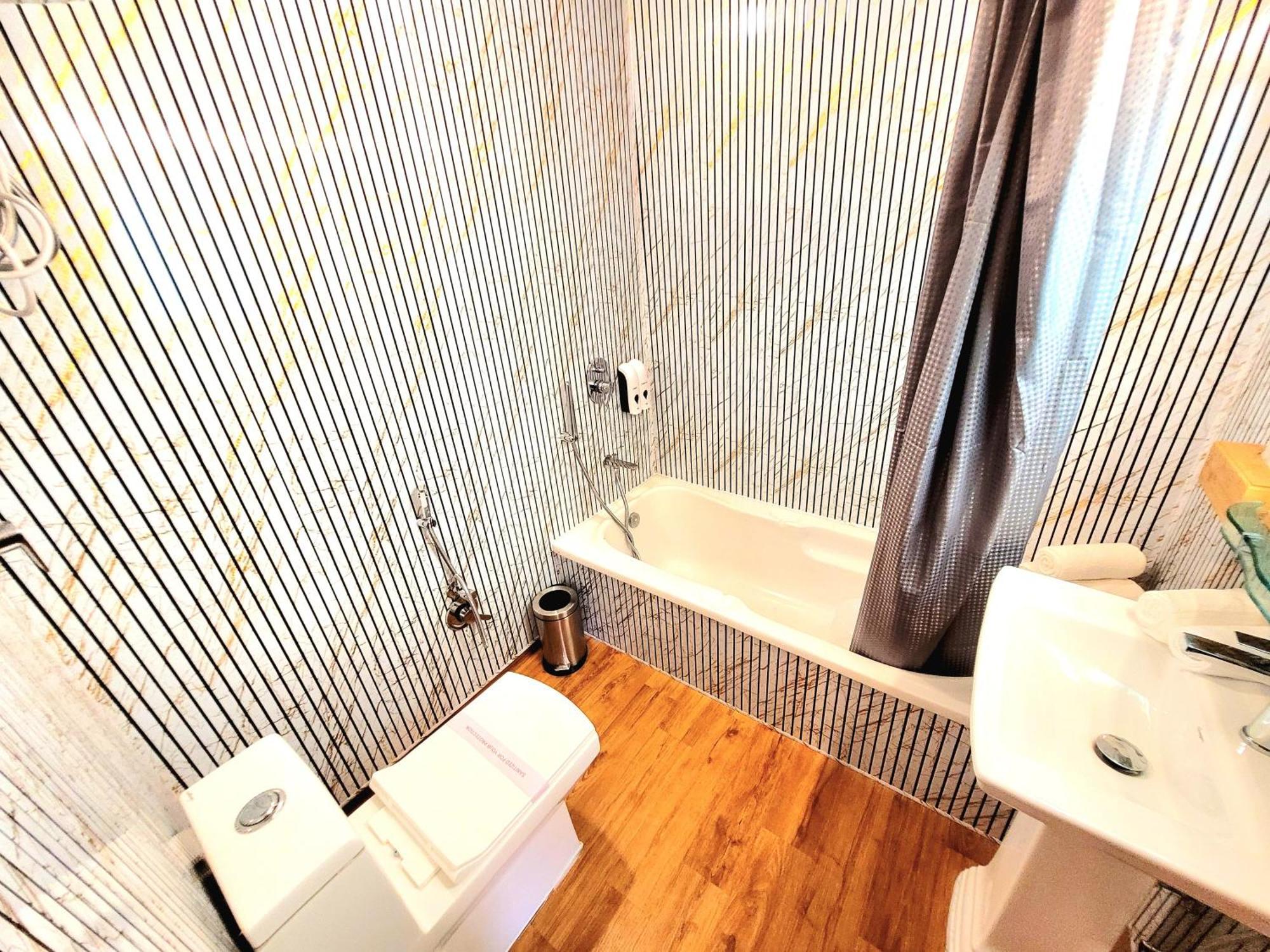 Aziz Palace Group Of Houseboats Srīnagar Екстериор снимка