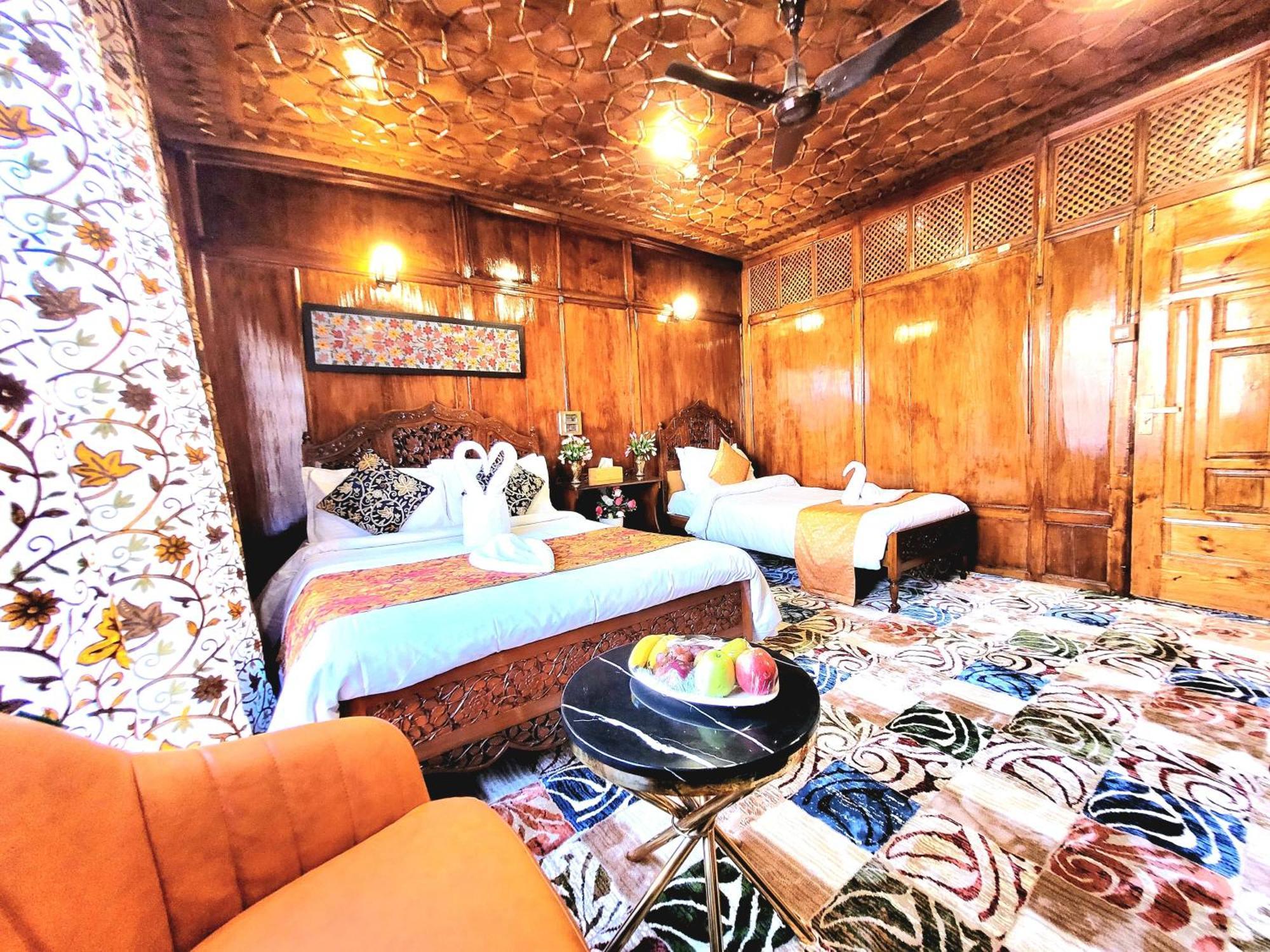 Aziz Palace Group Of Houseboats Srīnagar Екстериор снимка