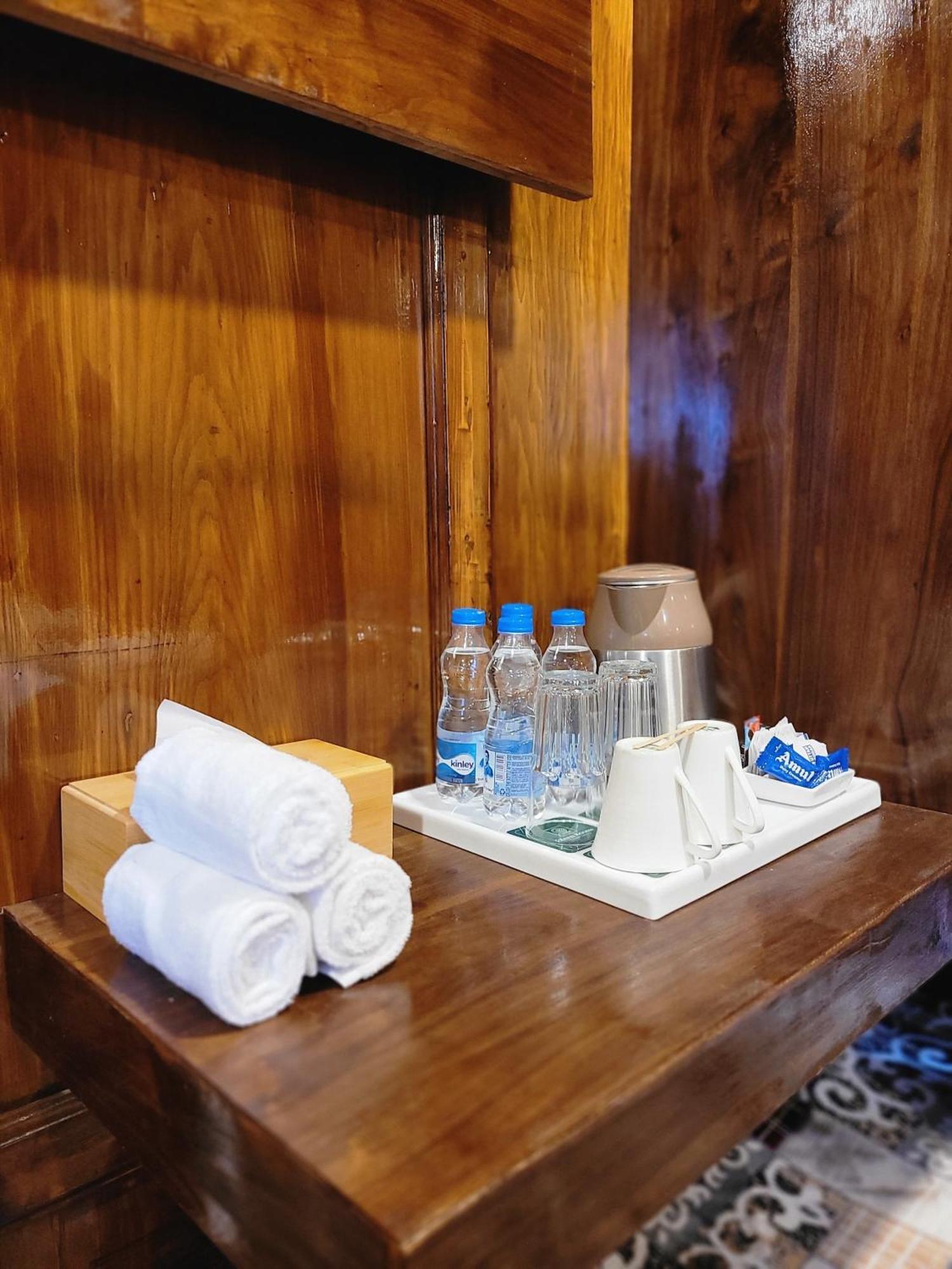Aziz Palace Group Of Houseboats Srīnagar Екстериор снимка