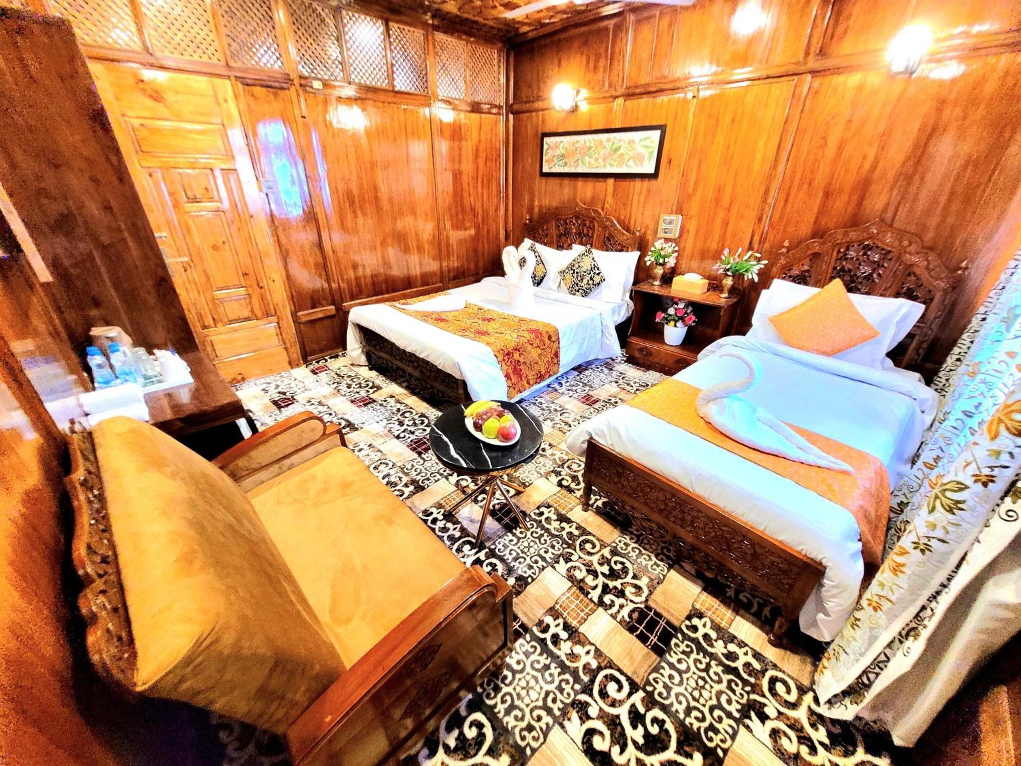 Aziz Palace Group Of Houseboats Srīnagar Екстериор снимка