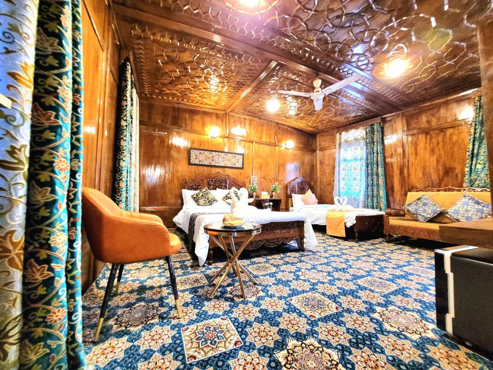 Aziz Palace Group Of Houseboats Srīnagar Екстериор снимка