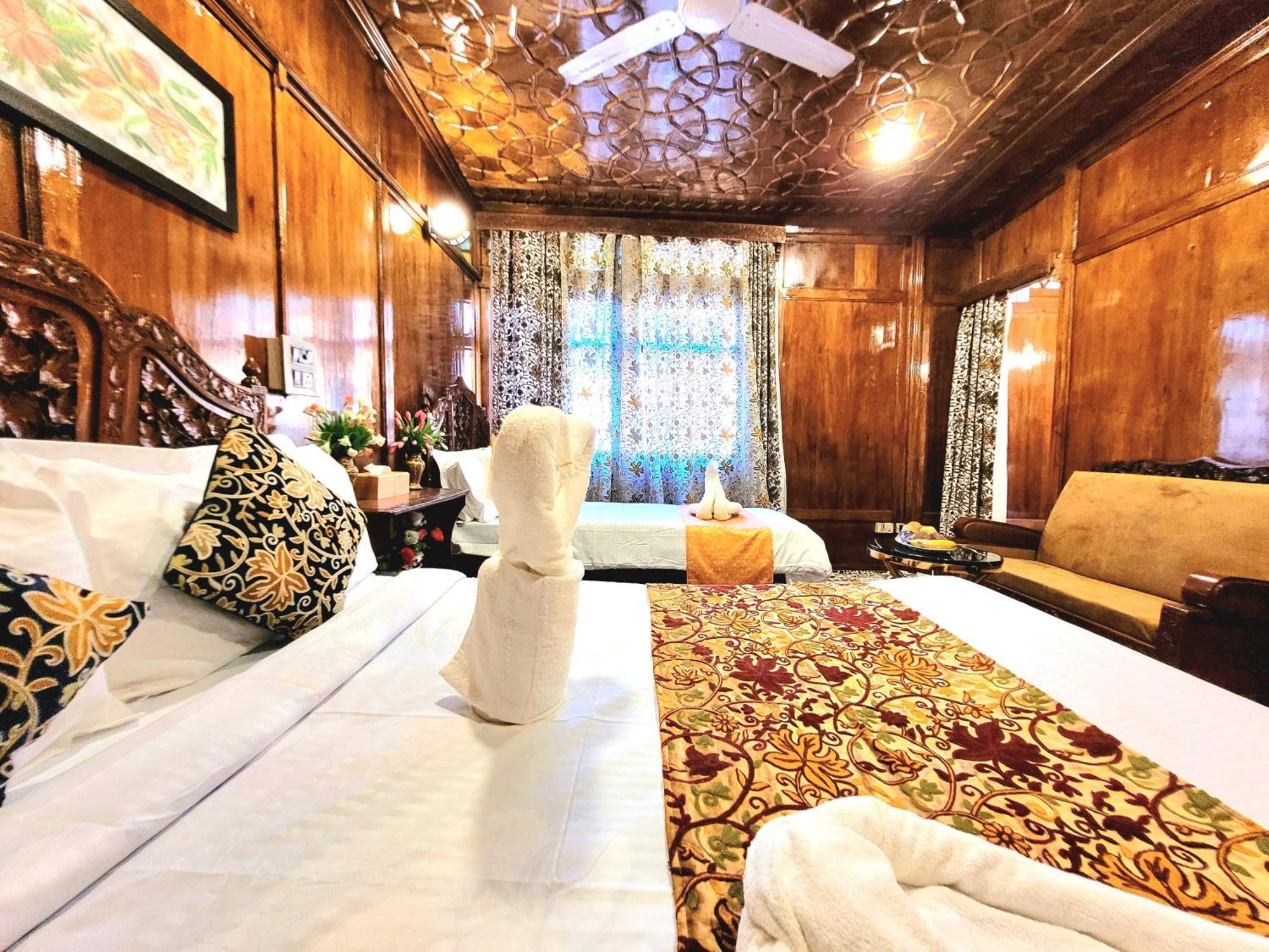 Aziz Palace Group Of Houseboats Srīnagar Екстериор снимка