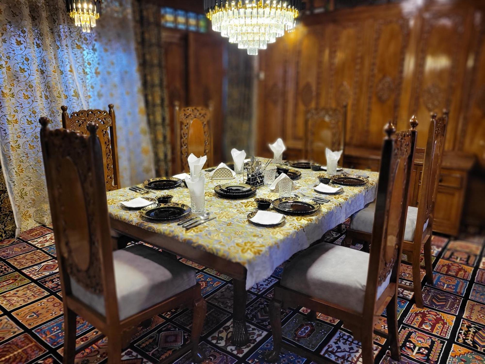 Aziz Palace Group Of Houseboats Srīnagar Екстериор снимка
