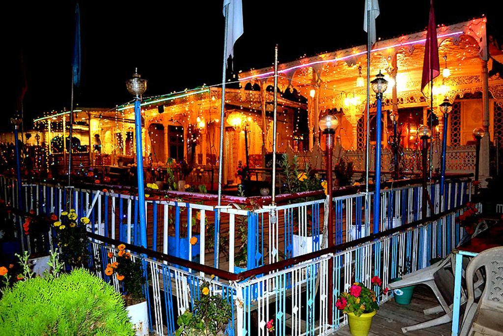 Aziz Palace Group Of Houseboats Srīnagar Екстериор снимка
