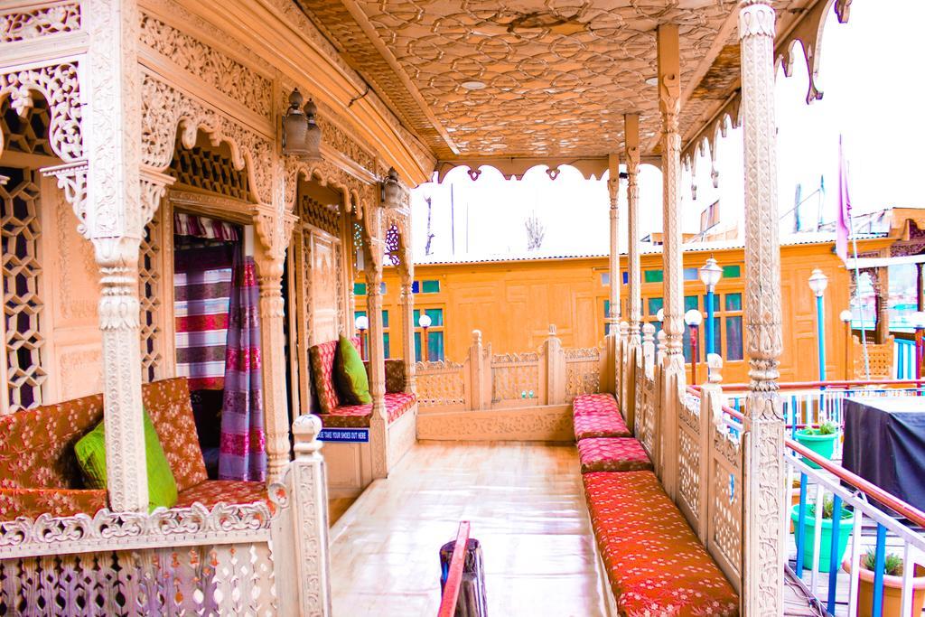 Aziz Palace Group Of Houseboats Srīnagar Екстериор снимка