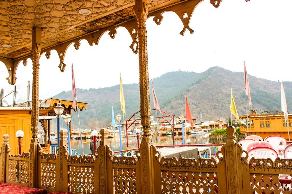 Aziz Palace Group Of Houseboats Srīnagar Екстериор снимка