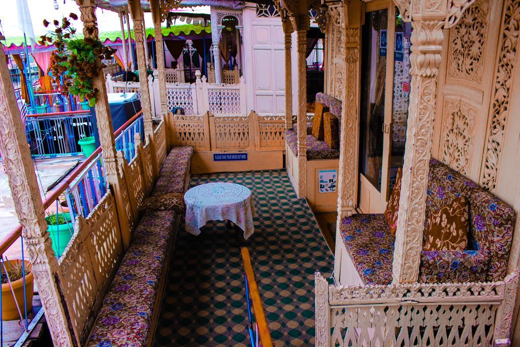 Aziz Palace Group Of Houseboats Srīnagar Екстериор снимка