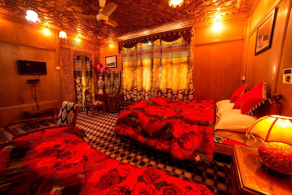 Aziz Palace Group Of Houseboats Srīnagar Екстериор снимка