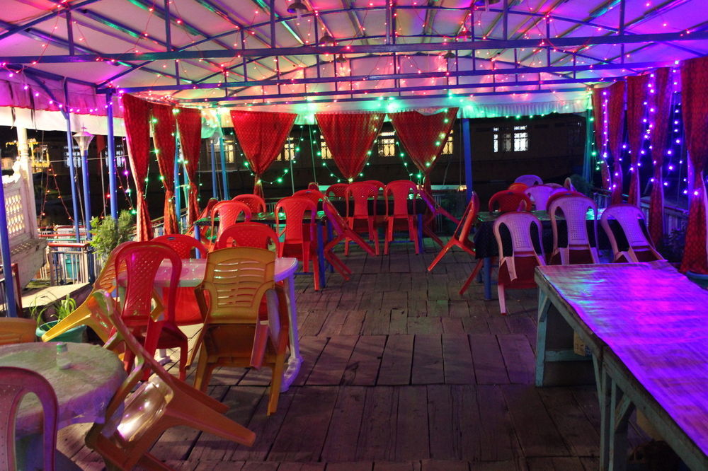 Aziz Palace Group Of Houseboats Srīnagar Екстериор снимка