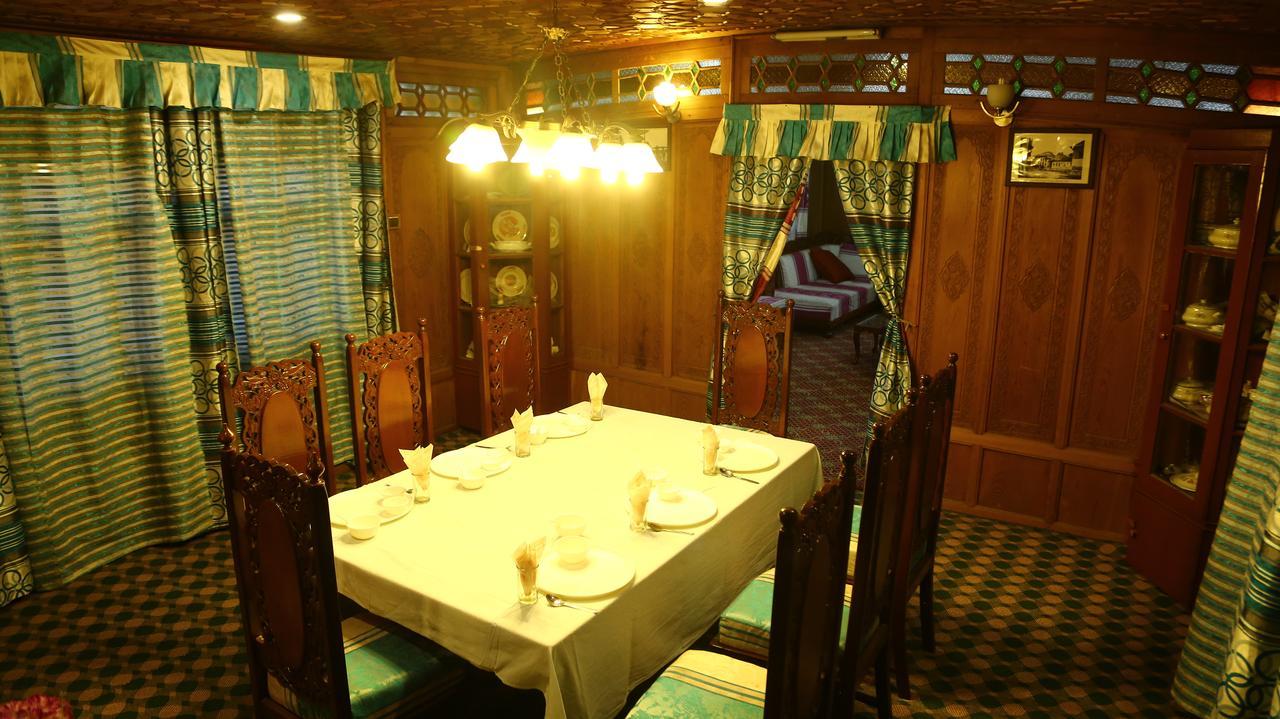 Aziz Palace Group Of Houseboats Srīnagar Екстериор снимка